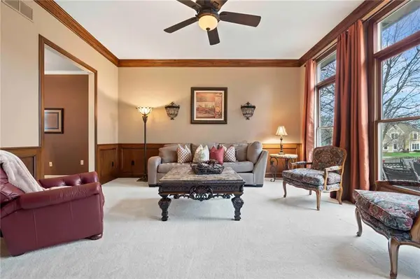 11520 Gillette ST, Overland Park, KS 66210