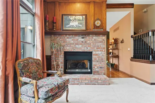 11520 Gillette ST, Overland Park, KS 66210