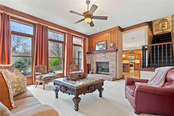 11520 Gillette ST, Overland Park, KS 66210