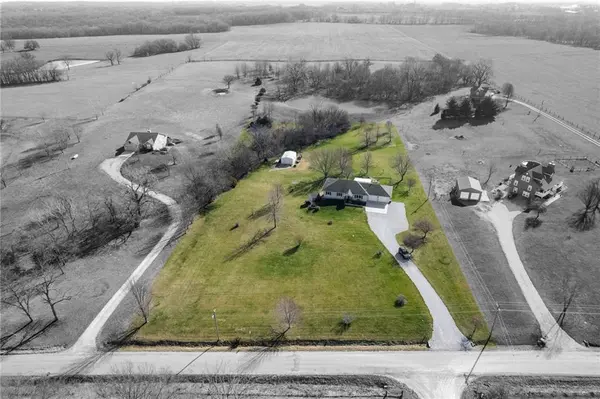 851 1901st RD, Lone Jack, MO 64070