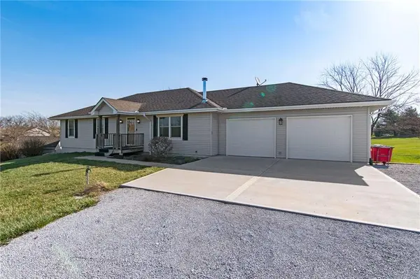 851 1901st RD, Lone Jack, MO 64070