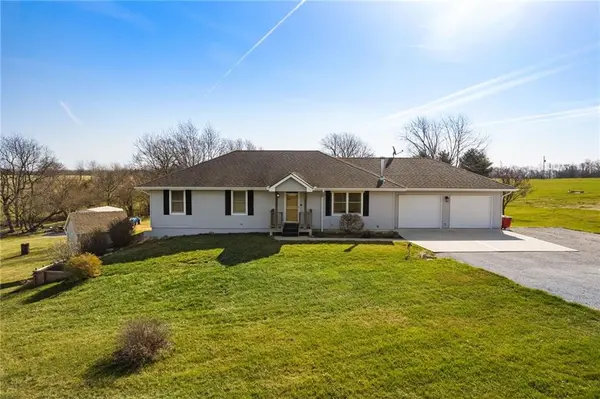851 1901st RD, Lone Jack, MO 64070