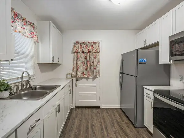 7800 E 86TH ST, Kansas City, MO 64138