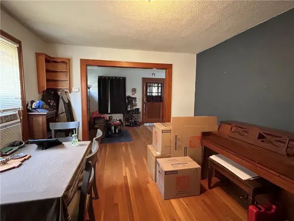 4132 College AVE, Kansas City, MO 64130