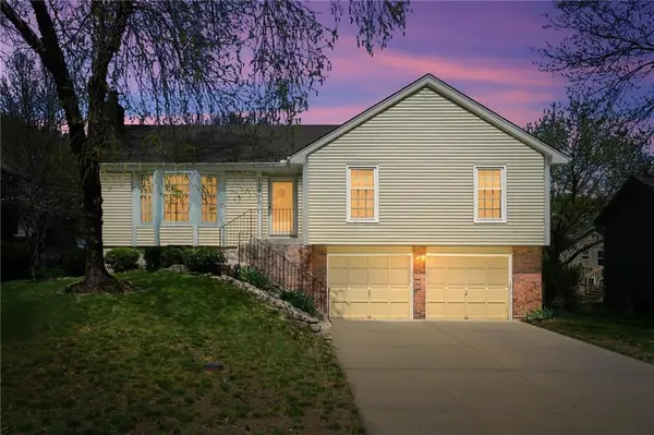 15200 W 122nd ST, Olathe, KS 66062