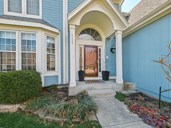 12885 S Gallery ST, Olathe, KS 66062