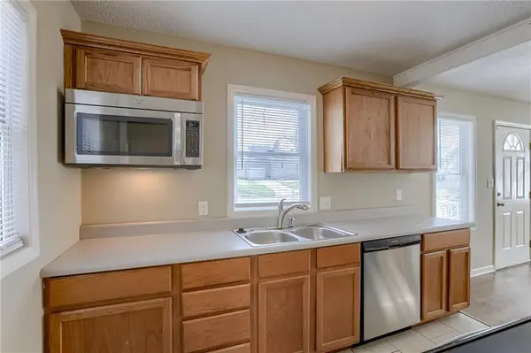 10608 E 27th TER, Independence, MO 64052
