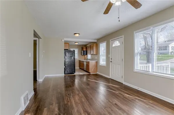 10608 E 27th TER, Independence, MO 64052