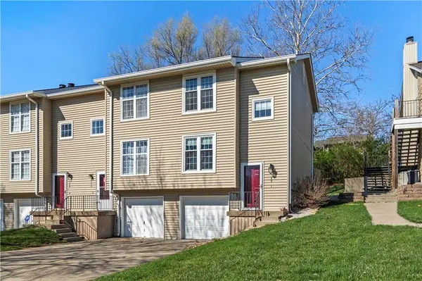 7148 N Kingston CT, Gladstone, MO 64119