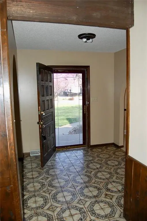 1315 Independence CT, Leavenworth, KS 66048