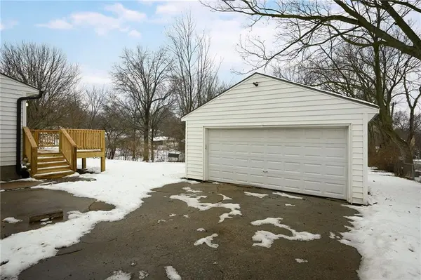 5100 Sterling AVE, Raytown, MO 64133