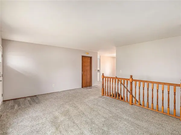 1307 NW 64th TER, Kansas City, MO 64118