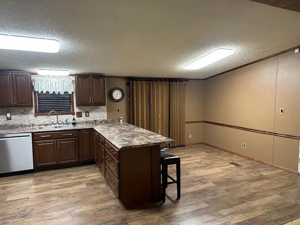 10750 80th RD, Galesburg, KS 66740