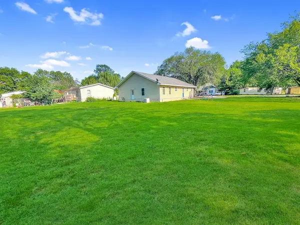 514 W 1st ST, Cherryvale, KS 67335