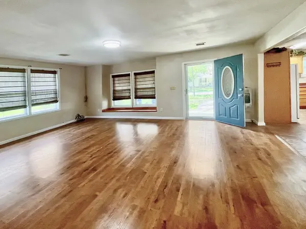 514 W 1st ST, Cherryvale, KS 67335