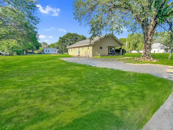 514 W 1st ST, Cherryvale, KS 67335