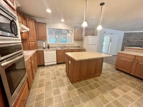 509 E 1st ST, Cherryvale, KS 67335