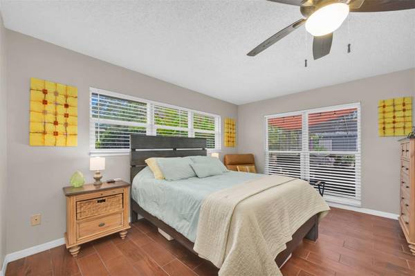 207 AMESBURY CIR, Sun City Center, FL, 33573 photo 31