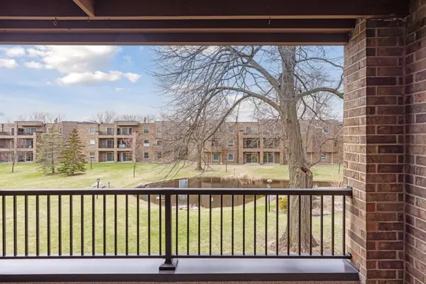 2230 Midland Grove RD #201, Roseville, MN 55113
