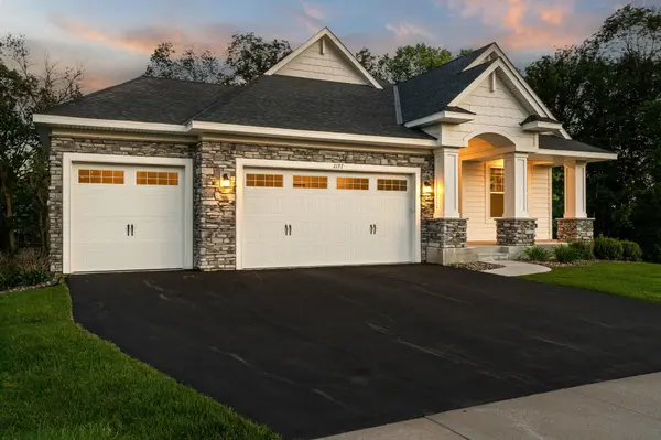 2177 Paisley PATH, Chanhassen, MN 55317