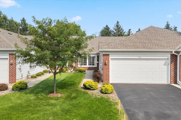 592 Lake View DR, Woodbury, MN 55129