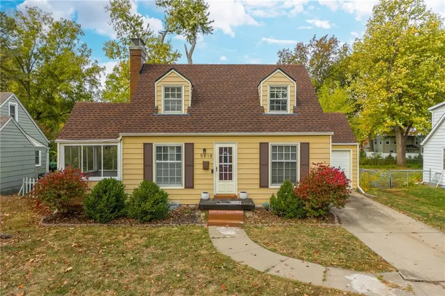 5818 Marty ST, Overland Park, KS 66202