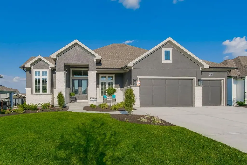17113 Nieman RD, Overland Park, KS 66221