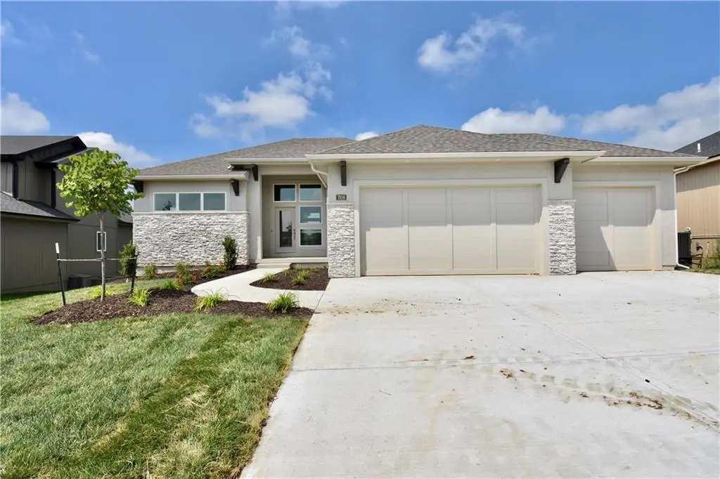 7616 N Sycamore AVE, Kansas City, MO 64158