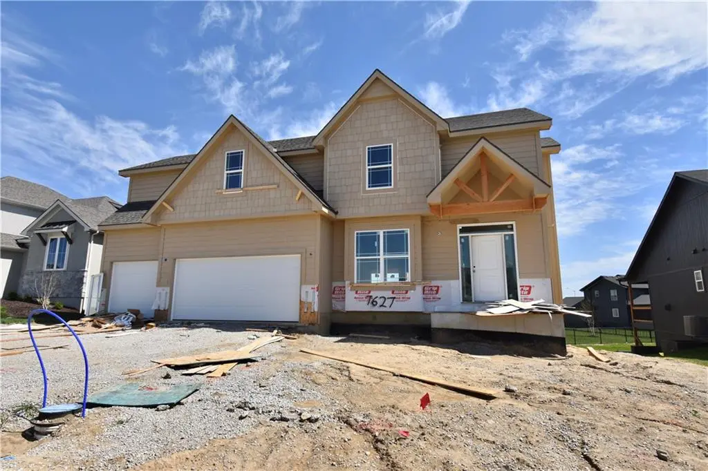 7627 N Sycamore AVE, Kansas City, MO 64158
