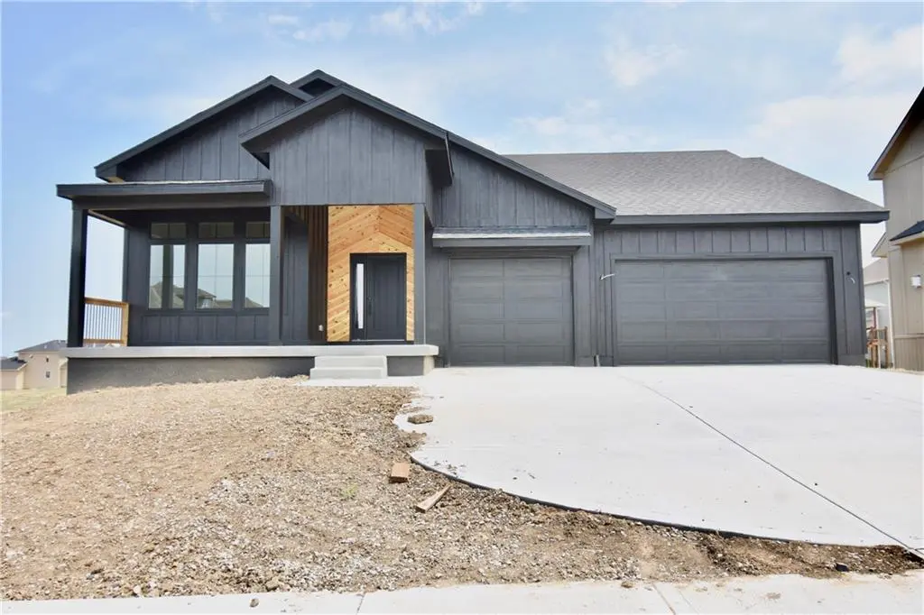 7647 Sycamore AVE, Kansas City, MO 64158