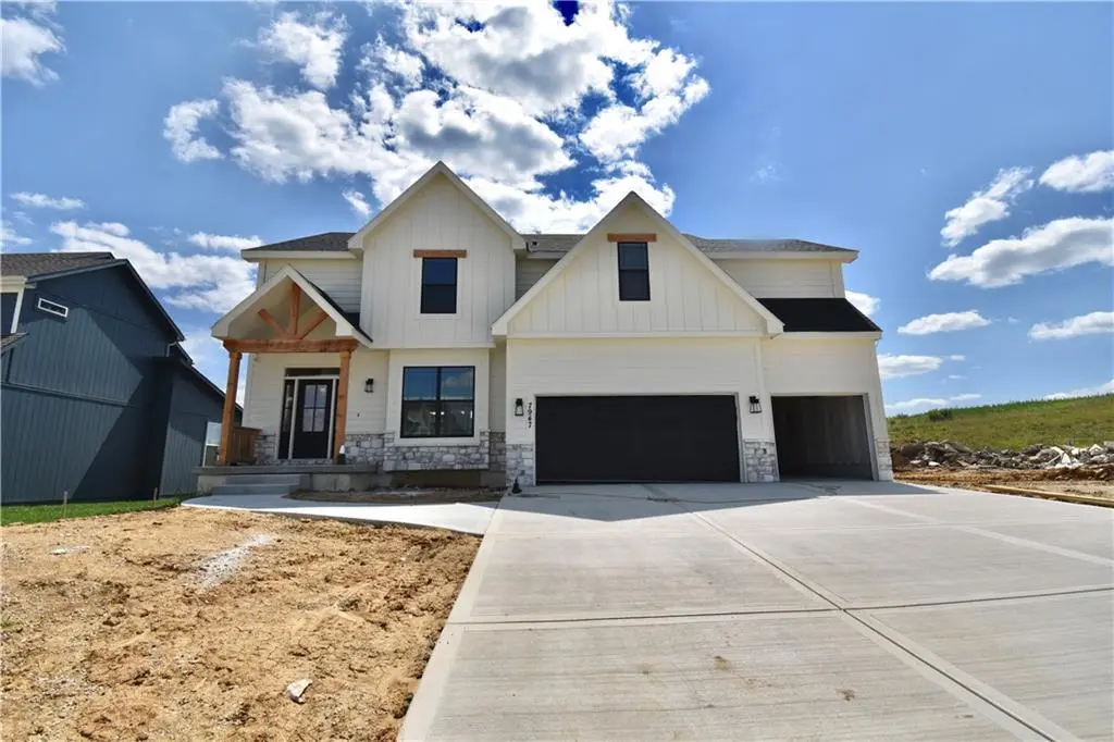 7947 N Sycamore AVE, Kansas City, MO 64158