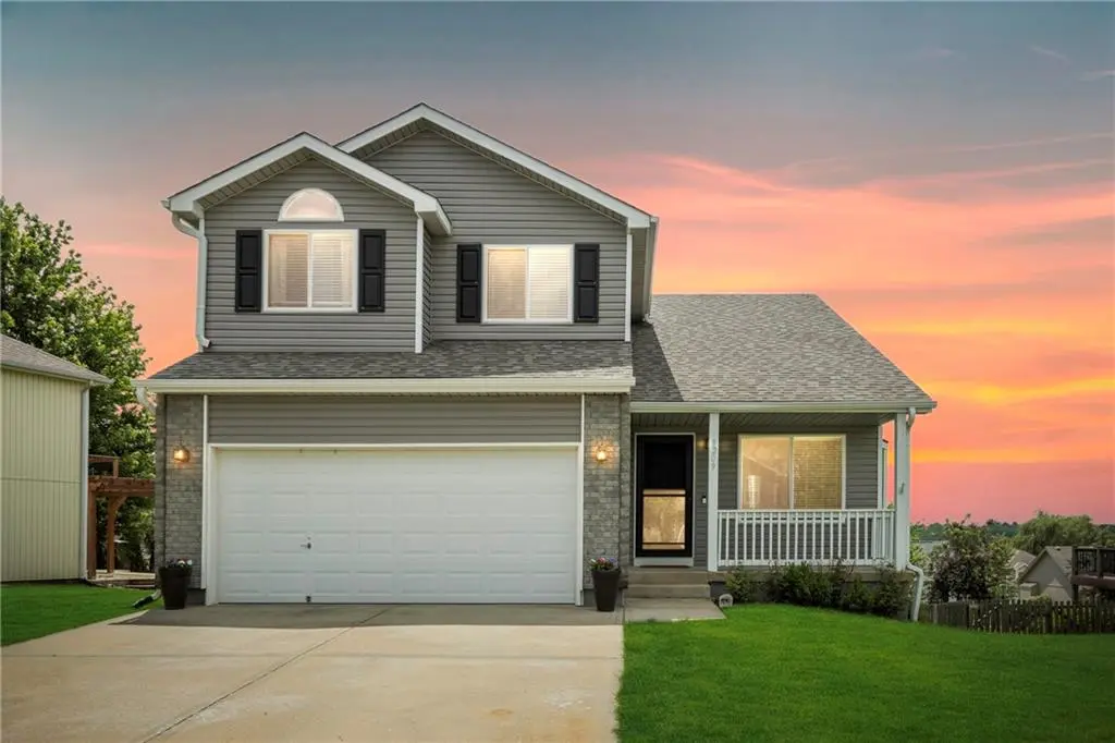 9209 NE Paw Paw DR, Kansas City, MO 64157