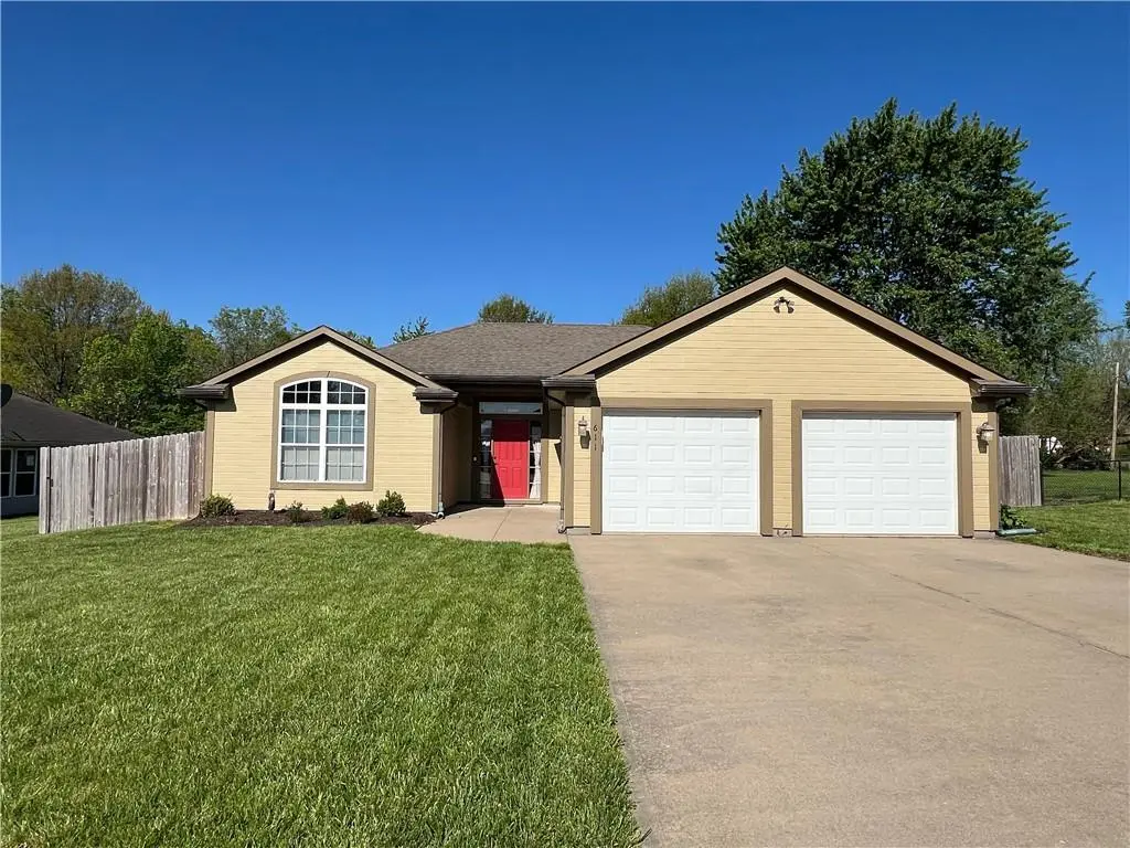 611 S Connor ST, Odessa, MO 64076