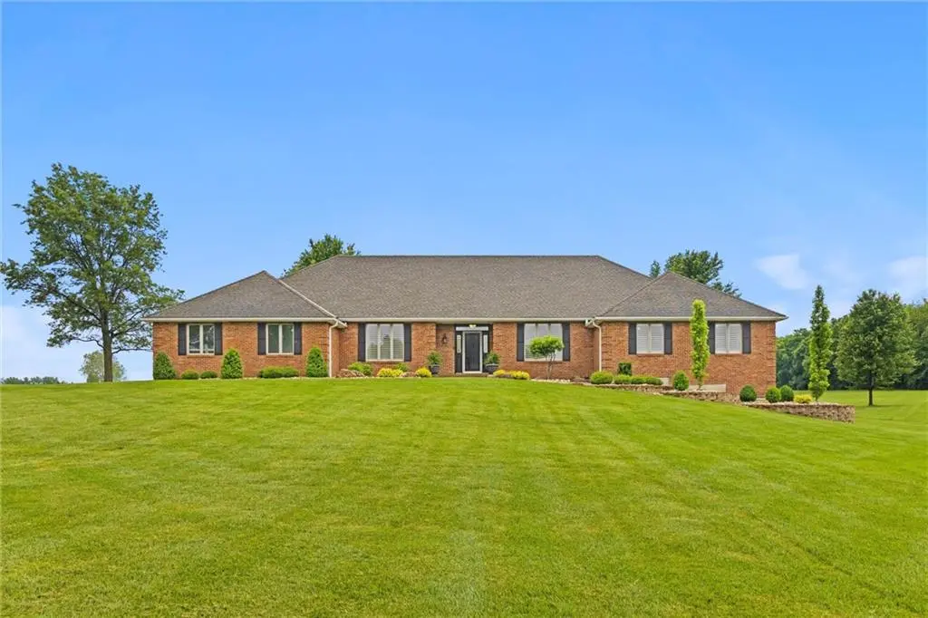 17520 Emerald View DR, Raymore, MO 64083
