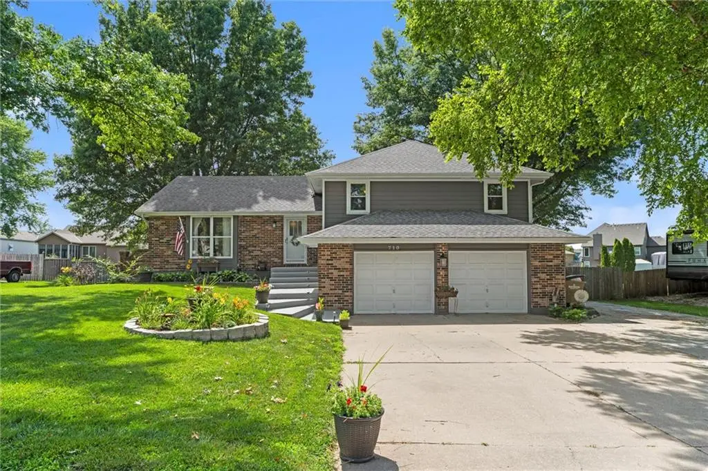 710 Finch ST, Raymore, MO 64083