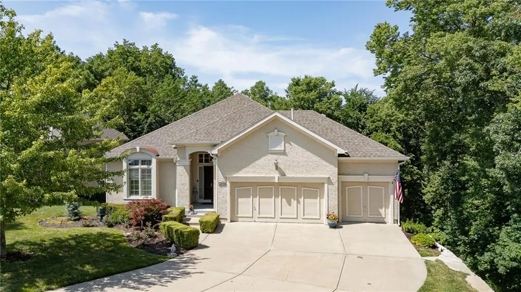 12704 W 49th ST, Shawnee, KS 66216