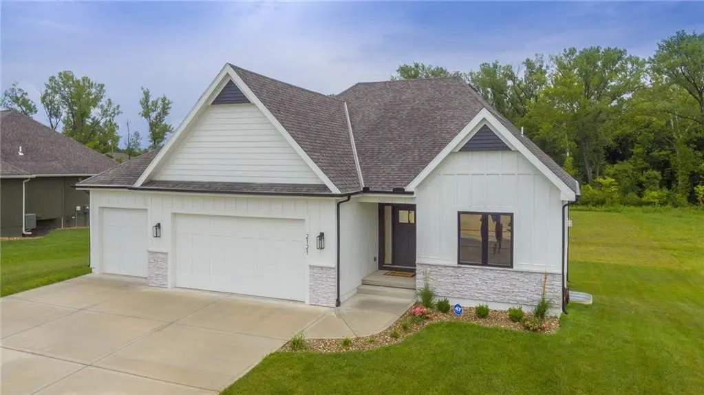 2121 Crooked Creek DR, Kearney, MO 64060