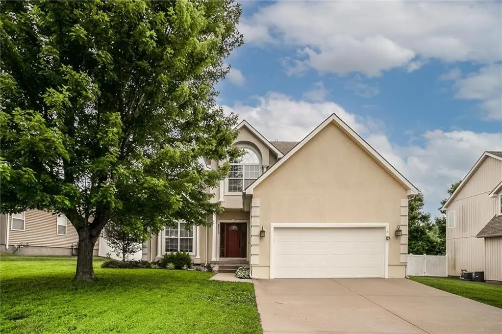 2000 NE Sparta DR, Blue Springs, MO 64029
