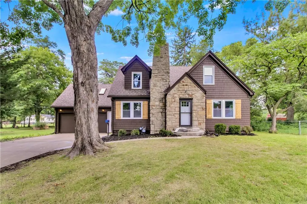 11312 E 55th TER, Raytown, MO 64133
