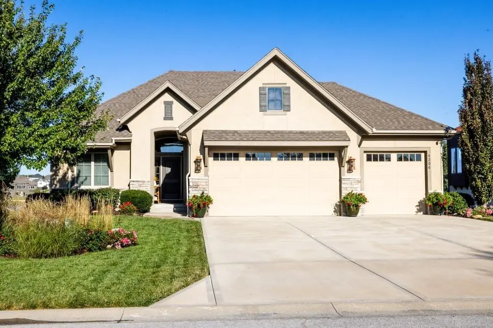4306 N 141st PL, Basehor, KS 66007