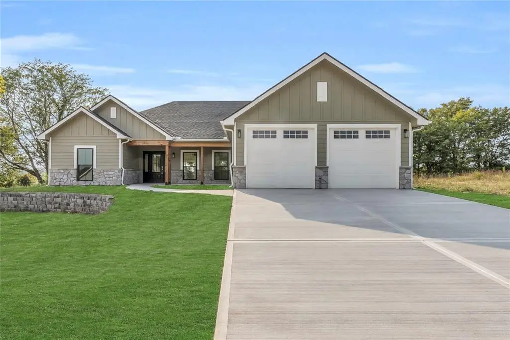 67 NW 247th RD, Clinton, MO 64735