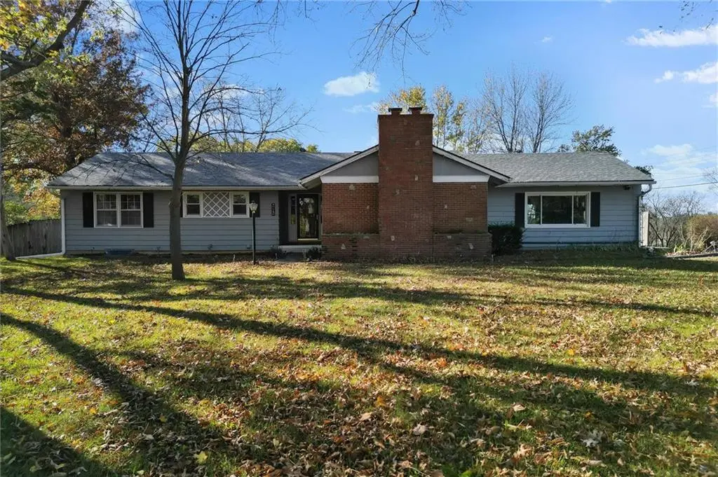 212 S Titus DR, Excelsior Springs, MO 64024