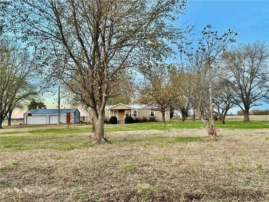 9280 50th RD, Galesburg, KS 66740