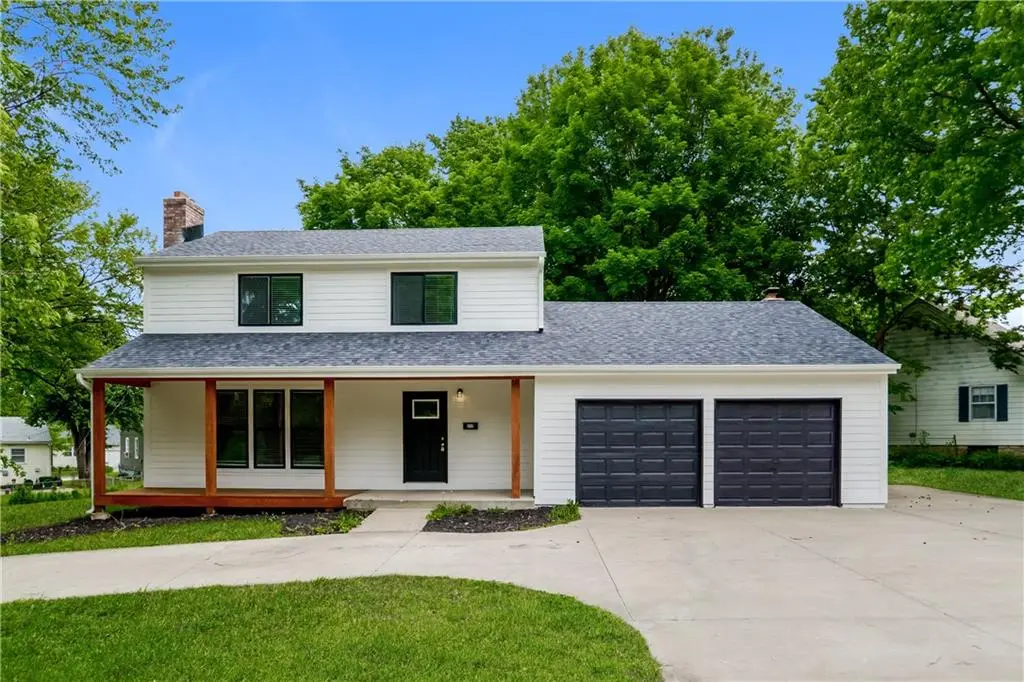 212 W Walnut ST, Belton, MO 64012