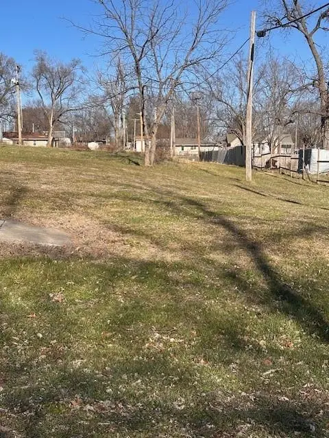 Elm ST, Clarksdale, MO 64430