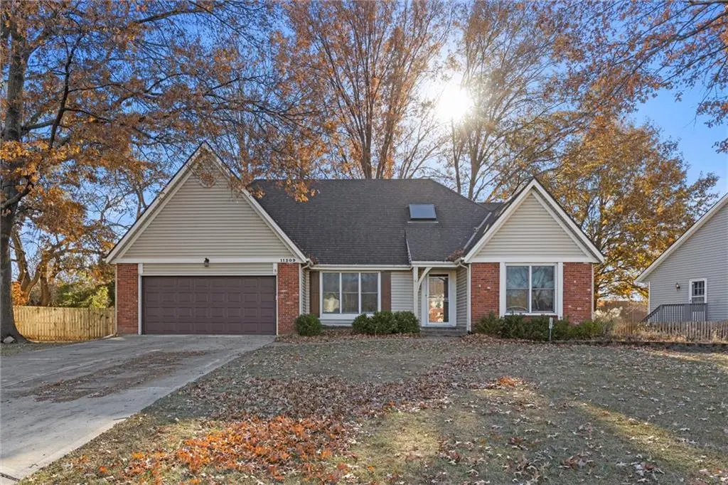 11209 W 106TH ST, Overland Park, KS 66210