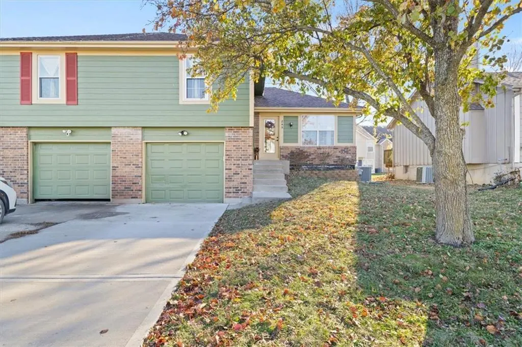845 Pinewood ST, Gardner, KS 66030