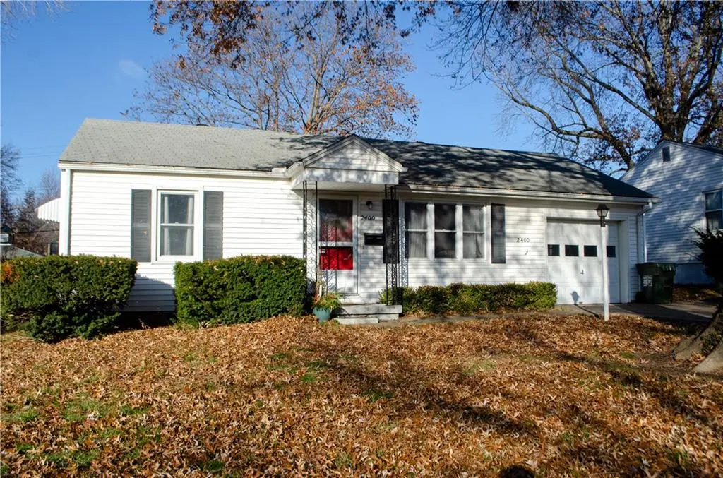 2400 NE 60TH ST, Gladstone, MO 64118