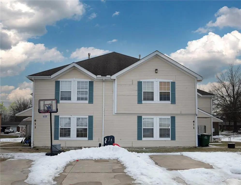 611 A through D Willow LN, Peculiar, MO 64078