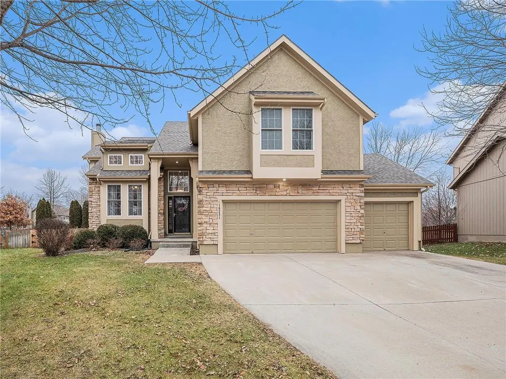 16231 W 156th ST, Olathe, KS 66062